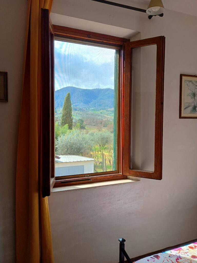 La vista sulle colline del Montalbano dalla camera dei nonni